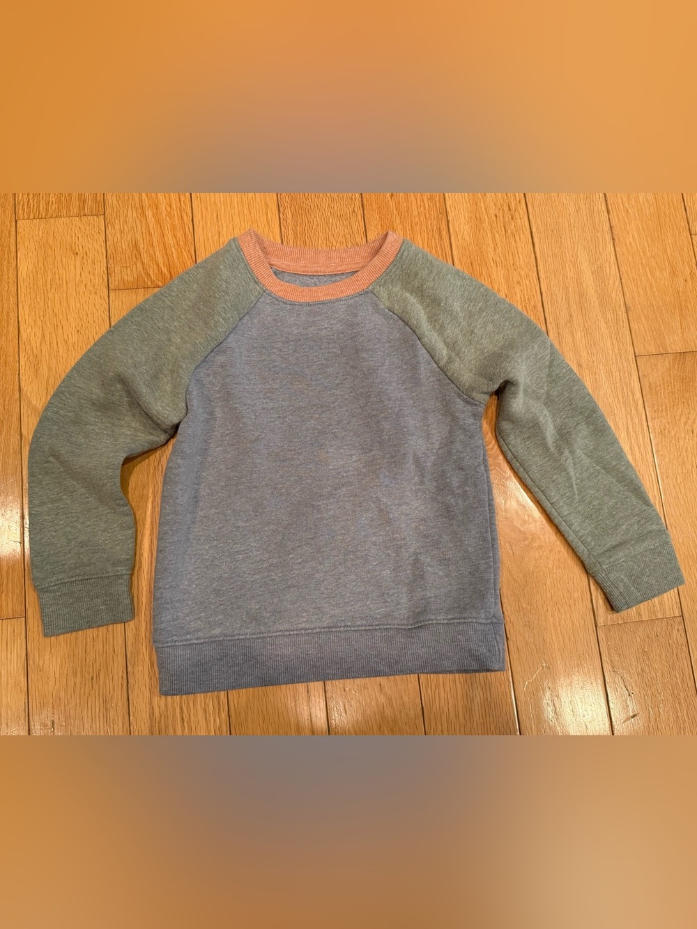 Cat & Jack Boys Crewneck Sweater - Gray Body, Olive Sleeves, Coral Neck Size 4T